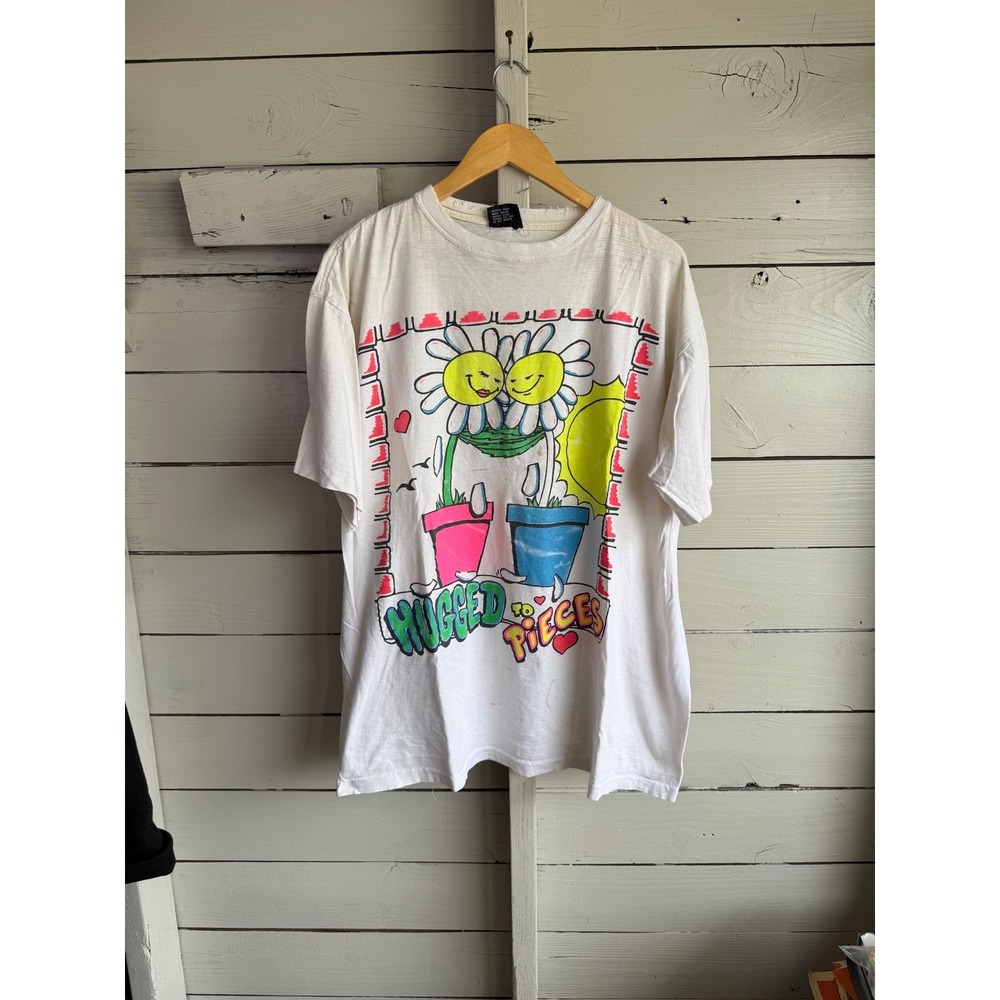 Vintage Galaxy by Harvic Hugged to Pieces Daisy Graphic T-Shirt White XXXL